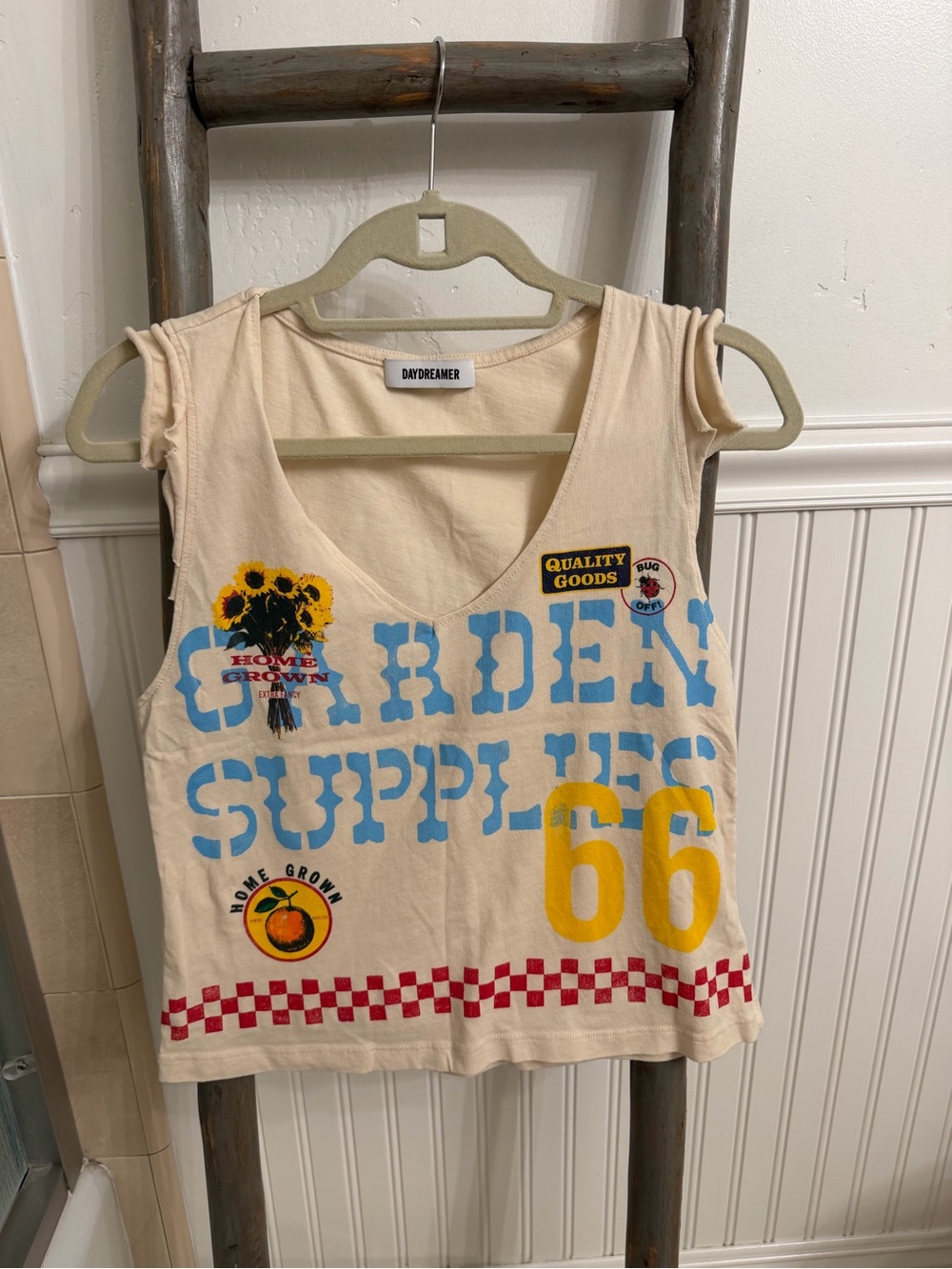 Daydreamer 'Garden Supplies' Tank